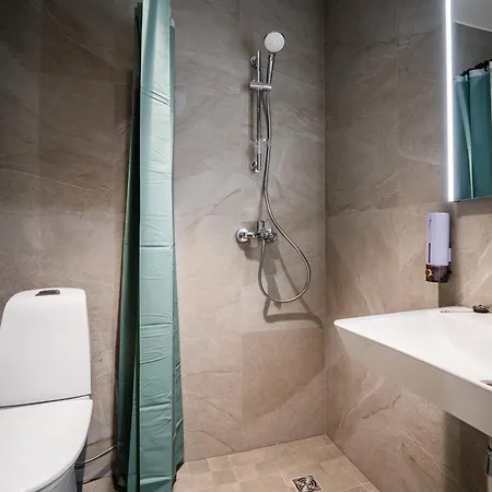 Airport-bus - 13 North - Family 10 * Reval